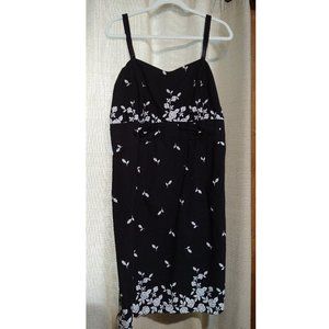 Plus size black and white strap dress